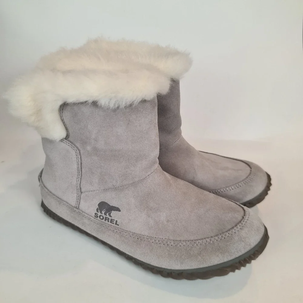 Sorel Out N About Bootie Gray Suede Faux Fur Winter Boots Womens 9 NL3073-061
